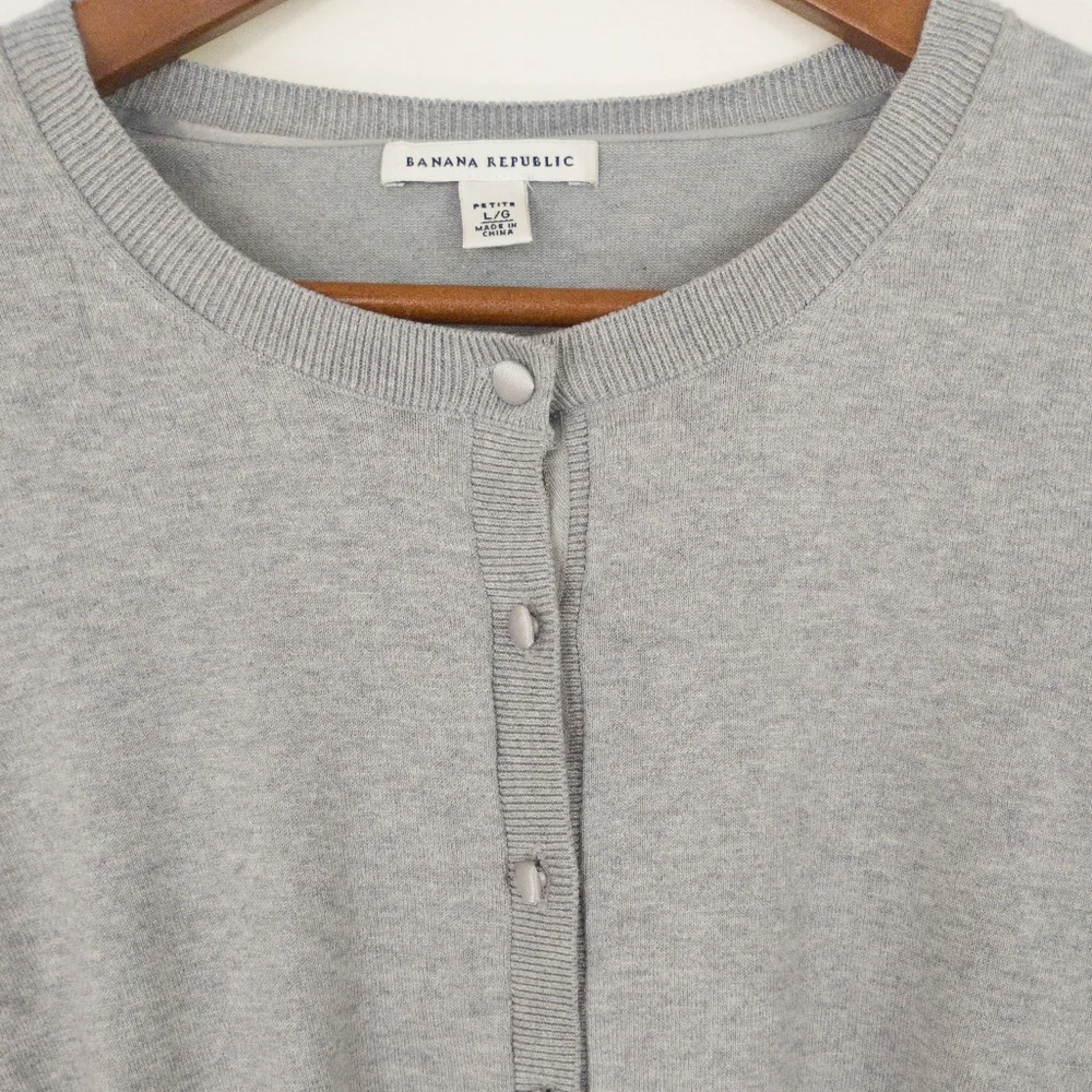 Banana Republic Silk Blend Button Down Cardigan Size Large Petite Gray - Picture 2 of 8